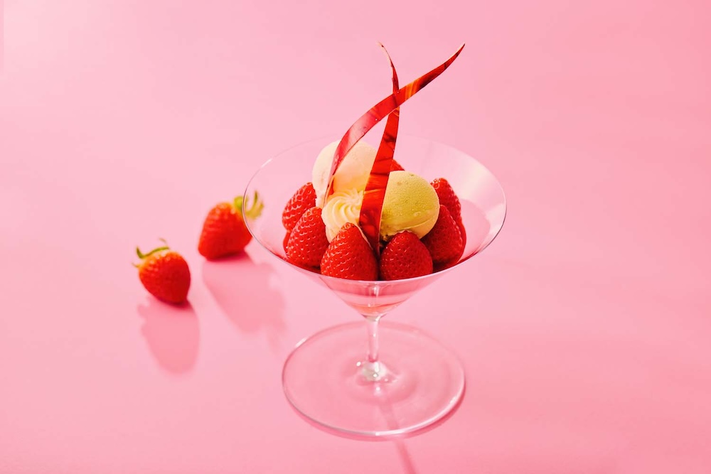 アフタヌーンティー「Afternoon Tea “VOYAGE” La saison des fraises + chocolat blanc」イメージ