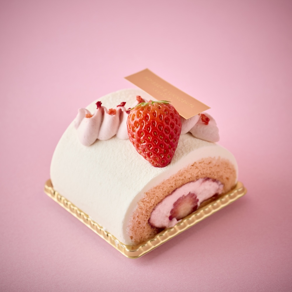 「PATISSERIE YUKINOSHITA KAMAKURA」が販売する「苺のロールケーキ」税込み680円