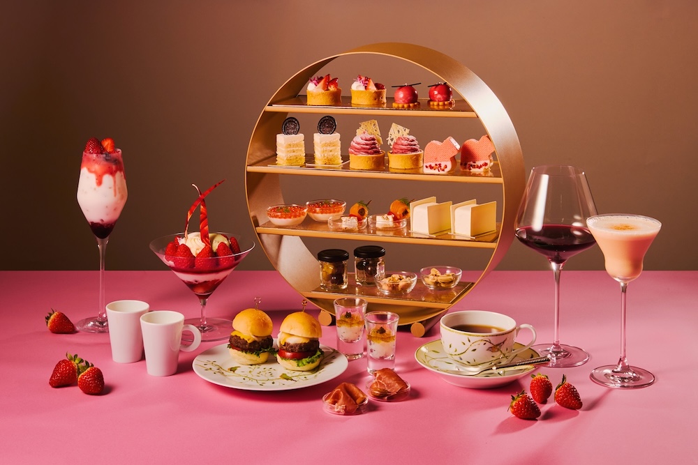 アフタヌーンティー「Afternoon Tea “VOYAGE” La saison des fraises + chocolat blanc」イメージ