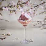 「お花見 SAKURA パフェ（苺＆ピスタチオ）」ドリンク付き・税込み3,000円（サービス料含む）