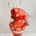 「苺のドレスアップパフェ　Parfait aux Fraises  ～BENIHOPPE～」イメージ