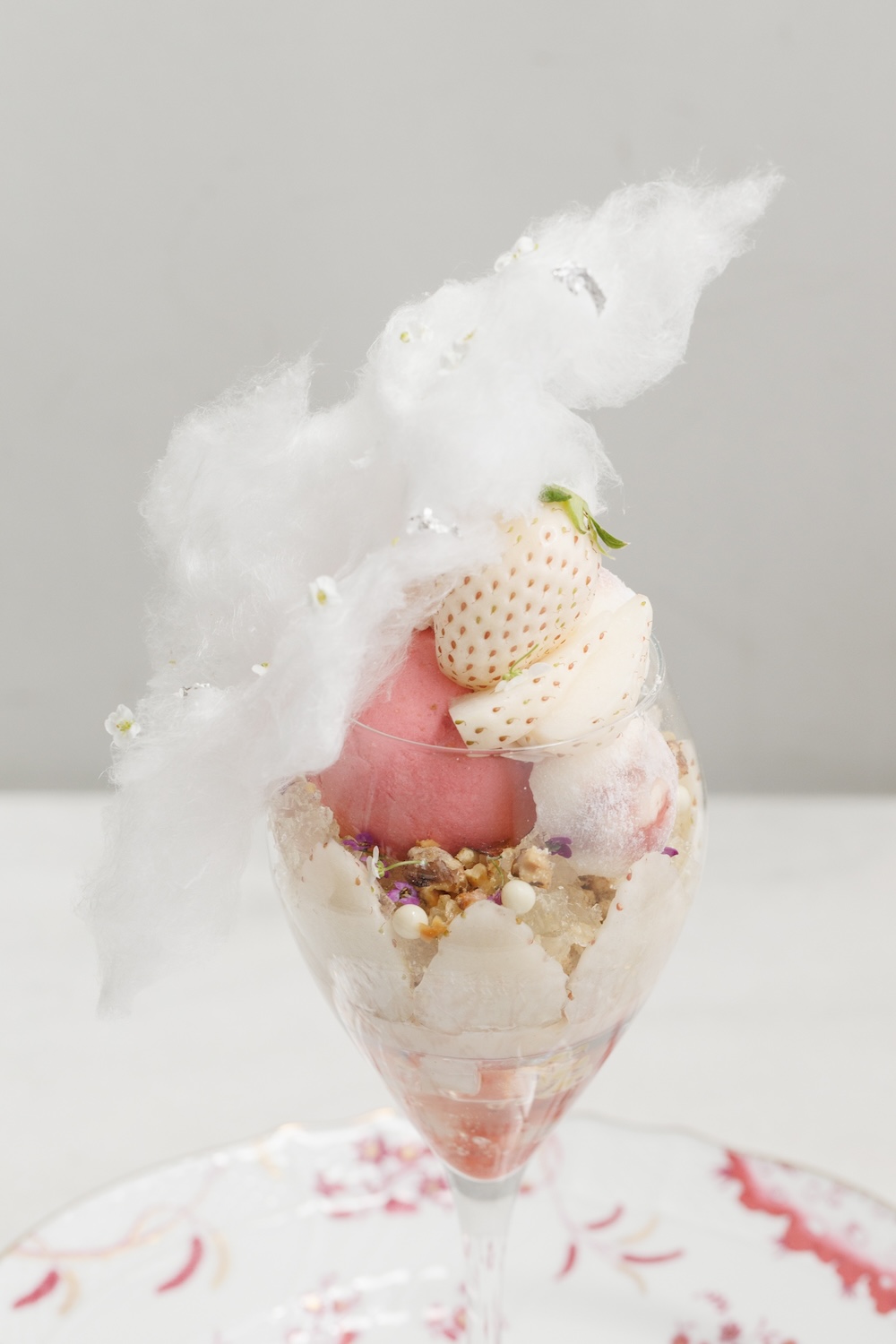 「幻の白イチゴ　雪うさぎのパフェ　Parfait aux Fraises　～YUKIUSAGI～」イメージ