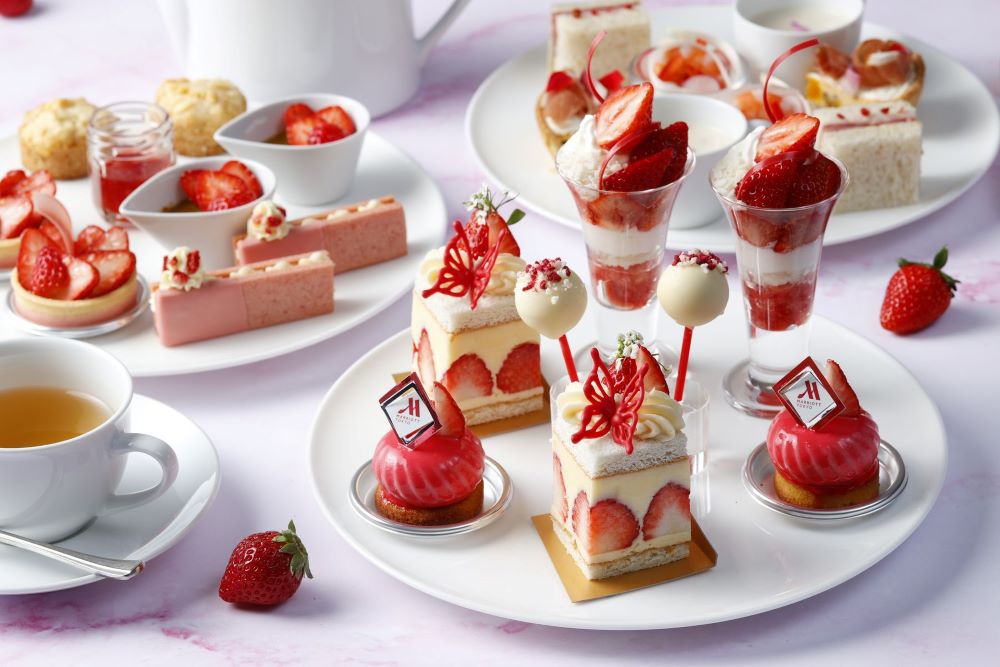 「ハルメク アフタヌーンティー ストロベリー×ホワイトチョコレート（HARUMEKU Afternoon Tea -Strawberry × White Chocolate-）」イメージ