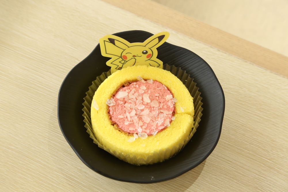 「ピカチュウのほっぺすりすりロールケーキ」イメージ