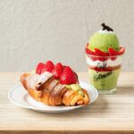 左から「Crème Croissant Matcha - 抹茶クリームクロワッサン」税込み800円、「Matcha Strawberry Pudding - 抹茶ストロベリープリン」税込み850円。いずれも渋谷店・京都店限定。