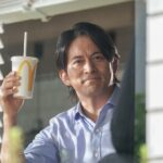 マクドナルド「プレミアムローストアイスコーヒー」新テレビCM「ここ天国かよ」篇の撮影風景ビジュアル
