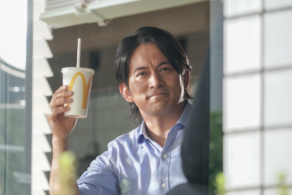 マクドナルド「プレミアムローストアイスコーヒー」新テレビCM「ここ天国かよ」篇の撮影風景ビジュアル