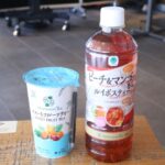 実食した「スイートフルーツティー」税込み198円、「ピーチ&マンゴー香るルイボスティー」税込み118円