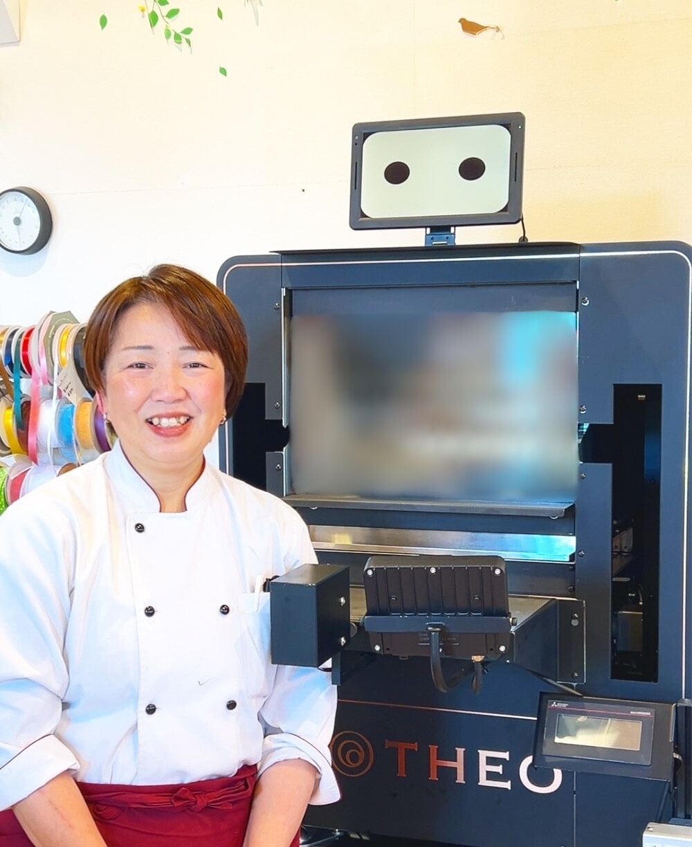 「テオ」とオーナーでパティシエールの宮本友理子さん