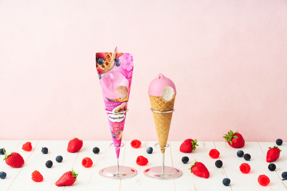 「ハーゲンダッツ クリーミーコーン ミックスベリーワッフル」イメージ