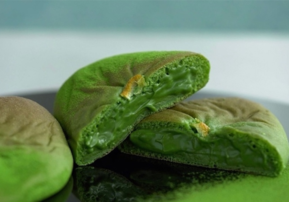 「バックハウスイリエ」の「抹茶クリームパン」税込み356円
