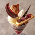 「チョコレートとチェリーのパフェ」イメージ