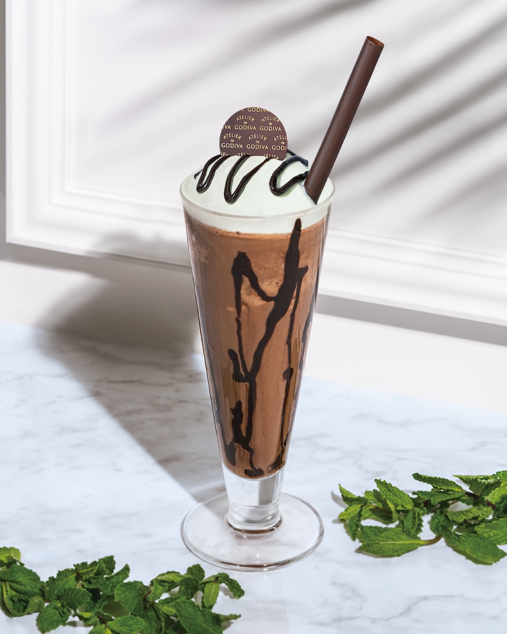 5月21日〜9月2日に販売する「ショコリキサー スペシャル ミルクチョコレート ミント グラス」税込み1,540円