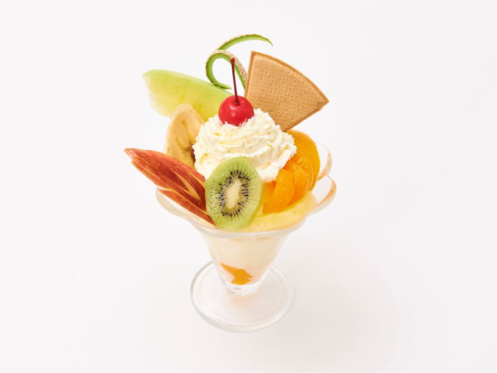 6月4日~7月1日に「イノダコーヒー」にて販売する「フルーツパフェ」税込み1,400円