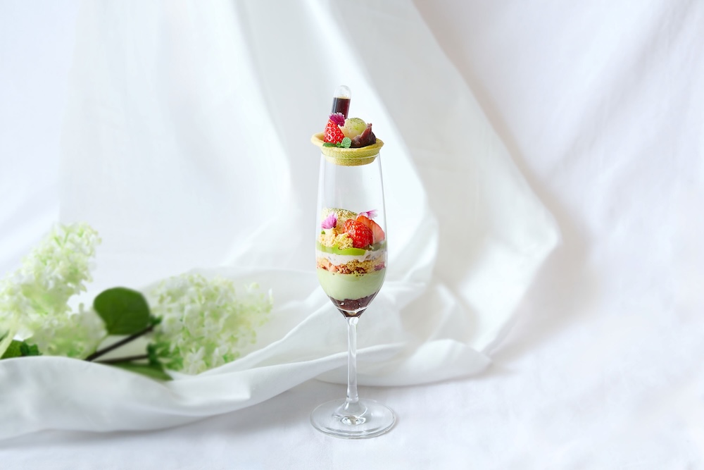 「宇治抹茶と十勝小豆の和パフェ、黒蜜きなこのアイスクリーム添え」イメージ