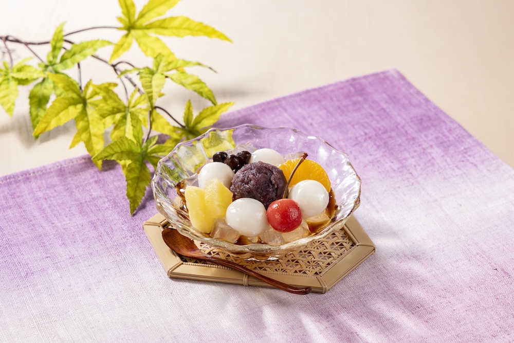 6月3日より順次販売する「白玉あんみつ」税込み378円（沖縄県除く）