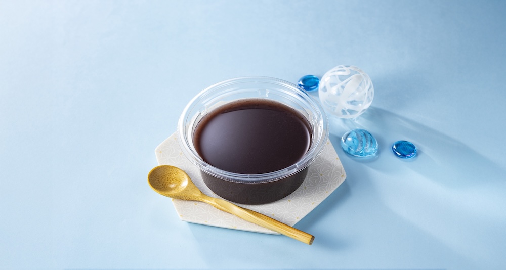 6月10日より順次販売される「とろけるくちどけ​水ようかん」税込み237円（沖縄県除く）