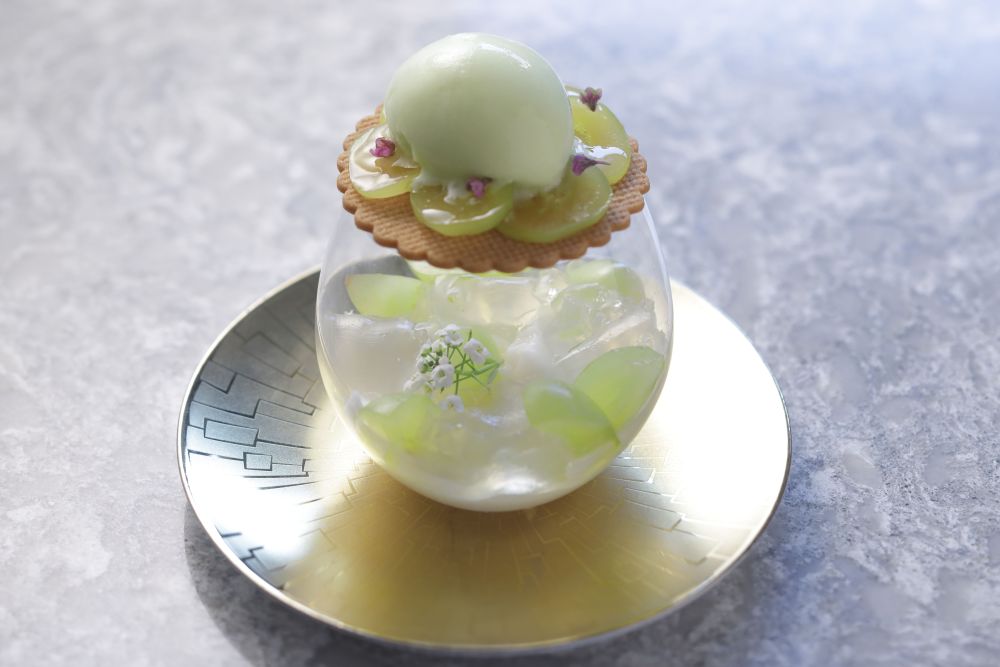 「マスカットリッチミルクミニパフェ付きプラン」税込み7,500円(サービス料含む)