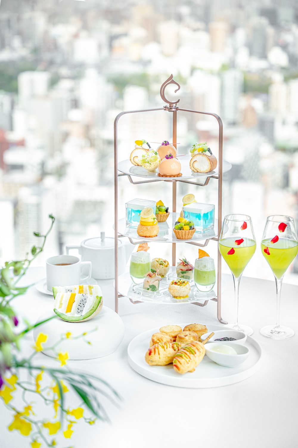 「初夏のフルーツアフタヌーンティー」イメージ