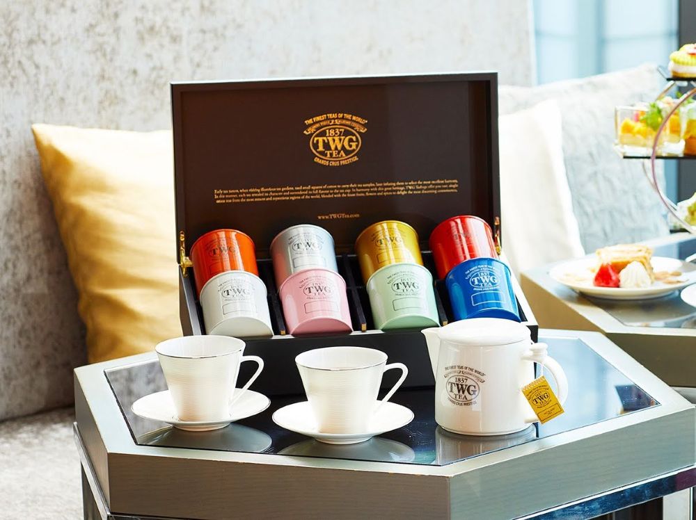 「ザ・グラン ラウンジ（THE GRAND LOUNGE）」にて提供する「桃のアフタヌーンティーセット」イメージ