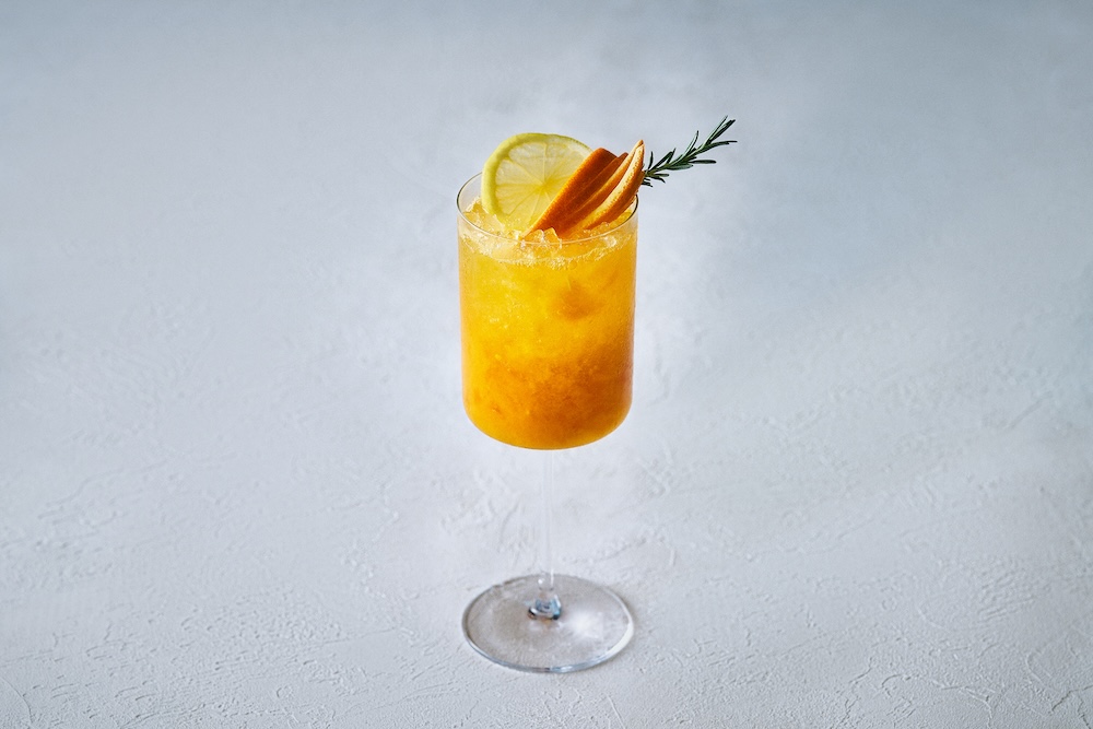 35階の「Sky Gallery Lounge Levita、The Bar illumiid」で展開される「ノンアルコールカクテル　オレンジティーエード」税込み2,800円（別途サービス料）