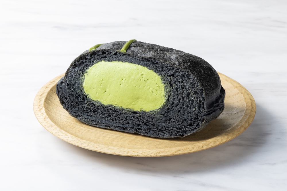 5月13日より順次発売する「抹茶みるくのホイップドーナツ」税込み203円