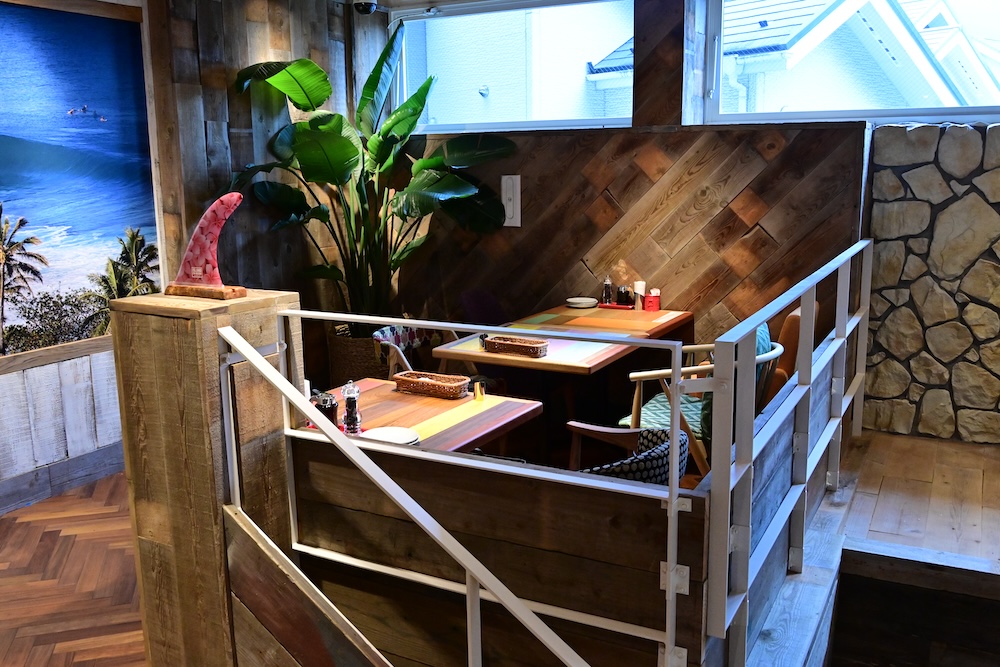 「コナズ珈琲 西荻窪店」内観イメージ（2階）
