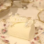 7月1日~8月8日に提供する各日1組2名限定の「British Summer Afternoon Tea featuring Royal Crown Derby」税込み18,000円(サービス料含む)