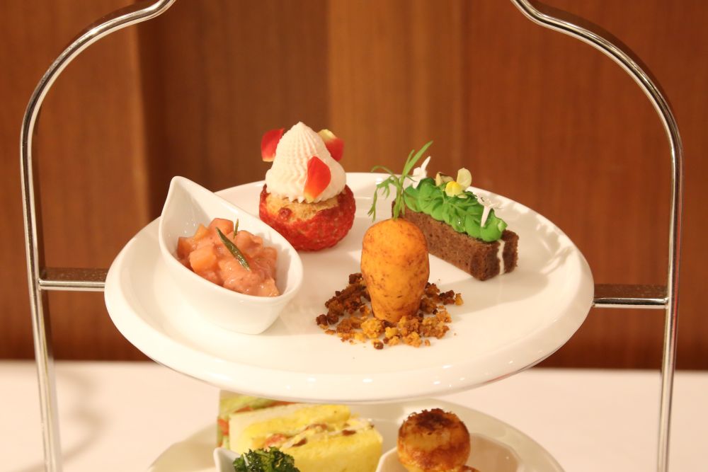 「British Summer Afternoon Tea」平日・税込み9,400円、土日祝日・税込み9,800円(いずれもサービス料含む)