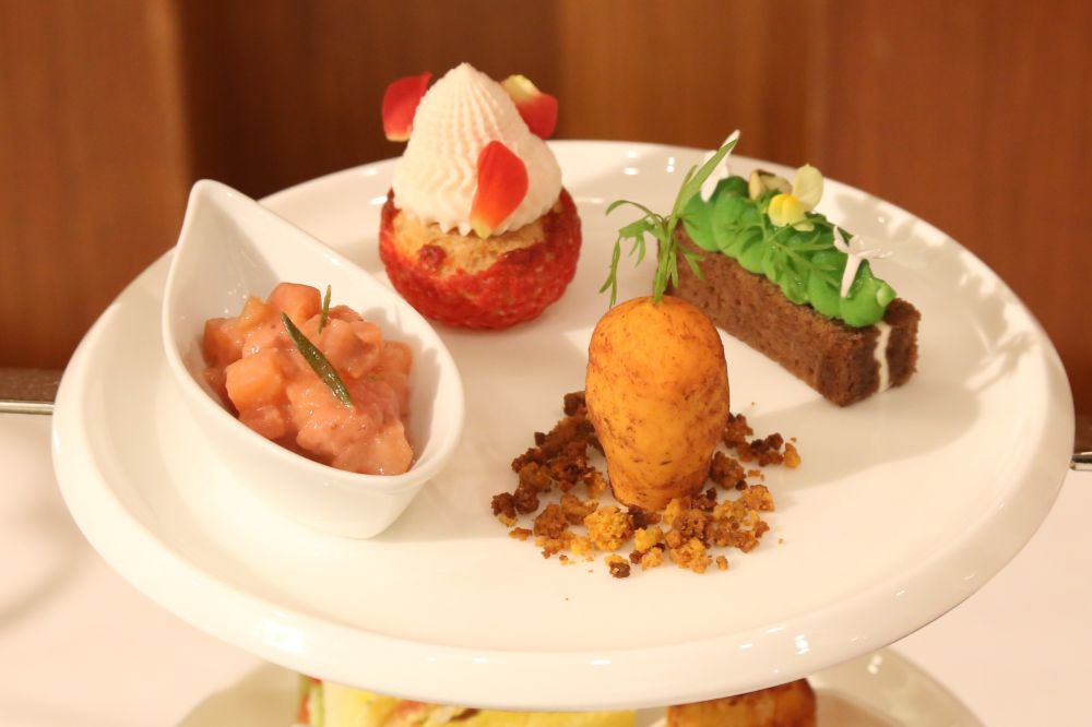 「British Summer Afternoon Tea」平日・税込み9,400円、土日祝日・税込み9,800円(いずれもサービス料含む)
