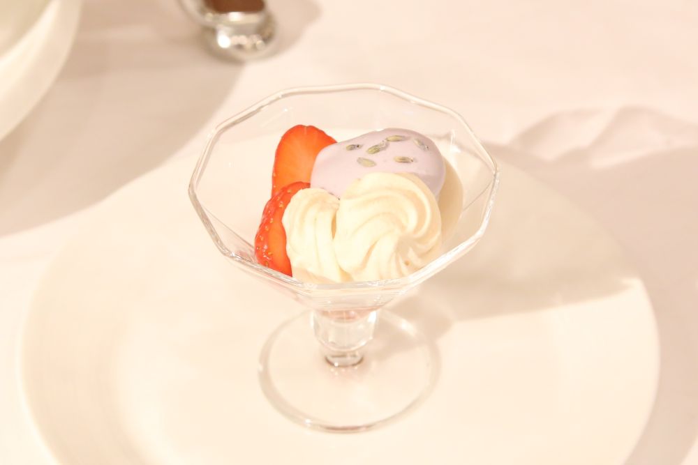 「British Summer Afternoon Tea」平日・税込み9,400円、土日祝日・税込み9,800円(いずれもサービス料含む)