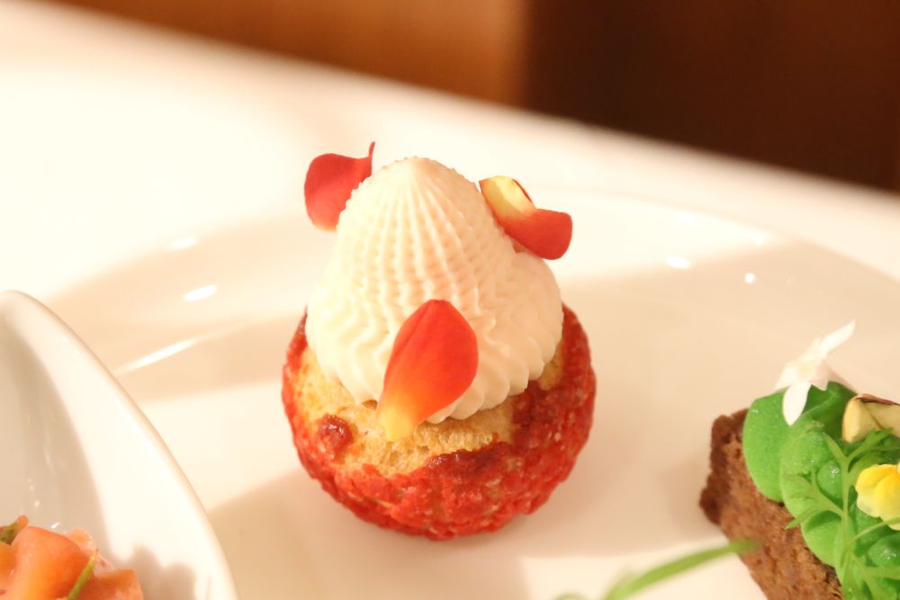 「British Summer Afternoon Tea」平日・税込み9,400円、土日祝日・税込み9,800円（いずれもサービス料含む）