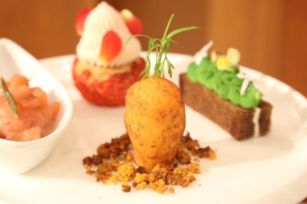 「British Summer Afternoon Tea」平日・税込み9,400円、土日祝日・税込み9,800円(いずれもサービス料含む)