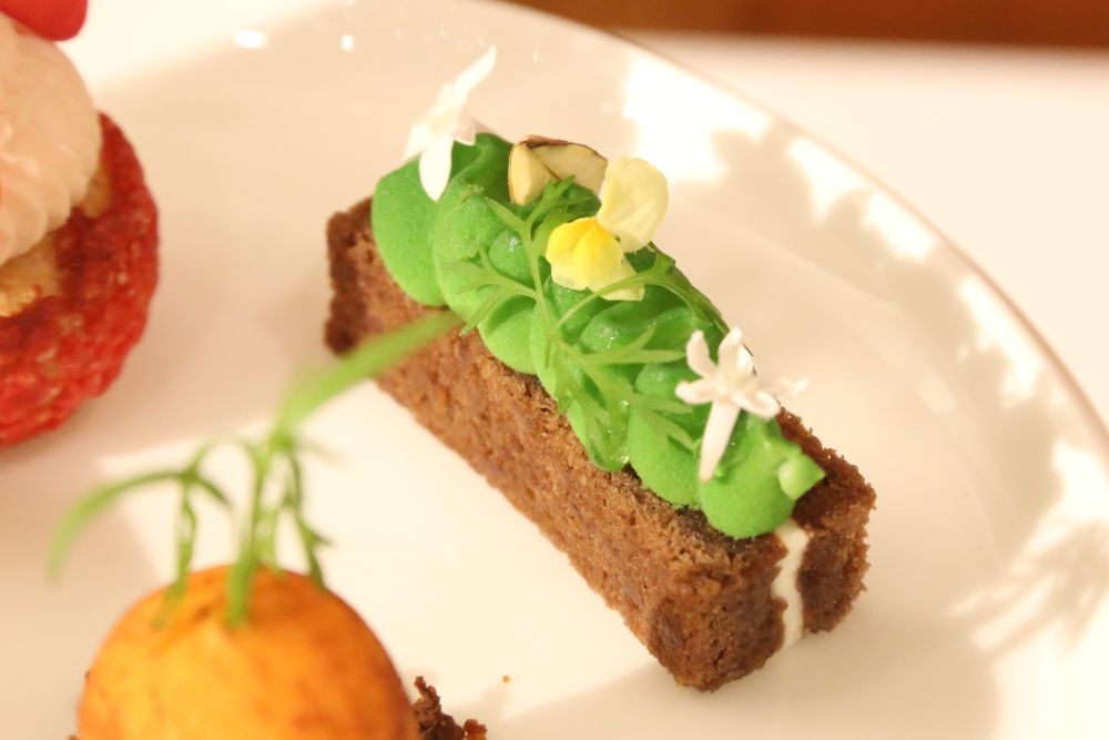 「British Summer Afternoon Tea」平日・税込み9,400円、土日祝日・税込み9,800円(いずれもサービス料含む)