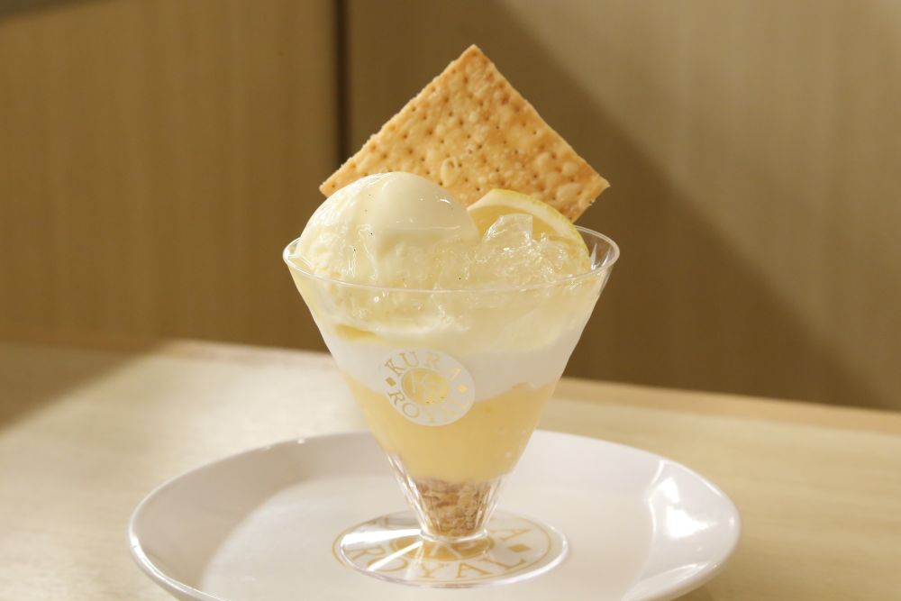 「レモンカスタードパフェ」税込み530円