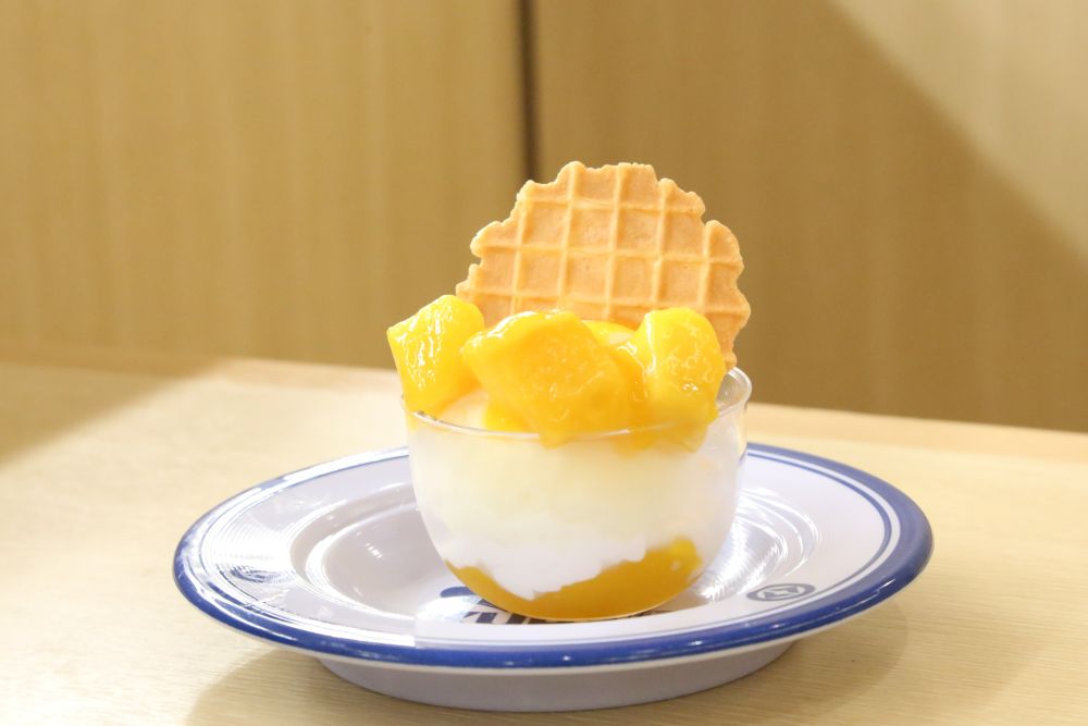 「別腹ちょこっとトロピカルマンゴーパフェ」税込み280円