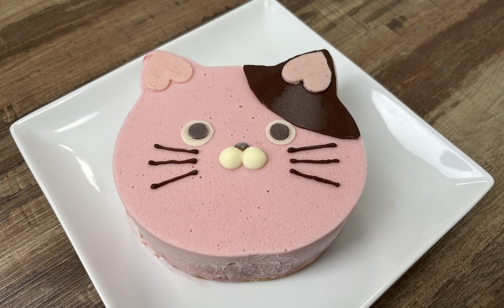 「あまおうたっぷり ねこ ジェラートケーキ」最低寄附金額12,000円