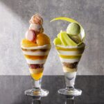 左から「桃パフェ」、「メロンパフェ」