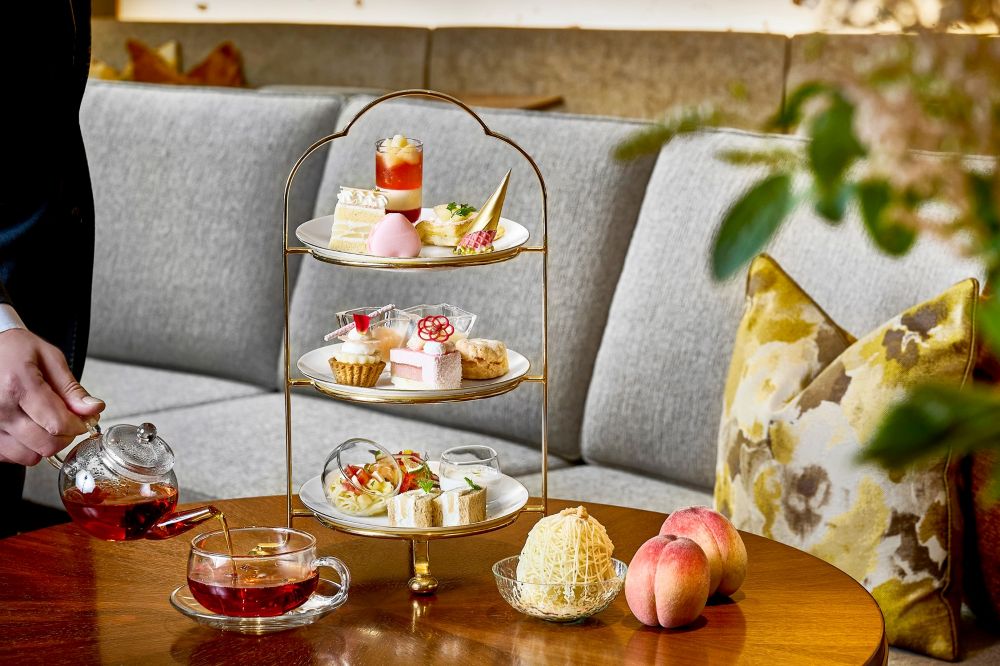 7月1日~8月31日に提供する「桃のアフタヌーンティー」税込み7,000円(サービス料含む)