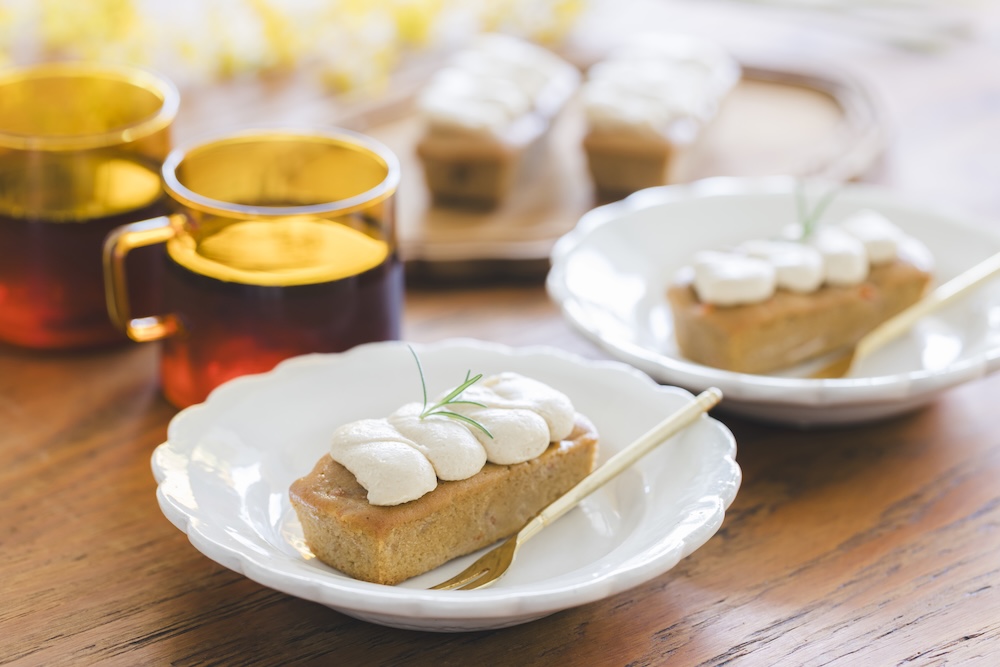 「ごろっとナッツ＆フルーツ 米粉のキャロットケーキ」イメージ