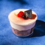 ワッフルデザート「ムースカップワッフル」ミックスベリー