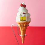 「ハローキティ リボンソフト 扇子1本付き」1,000円。(C)2025 SANRIO CO., LTD. APPROVAL NO. L660648
