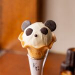 「クラマエカヌレ」の「パンダソフトクリーム(ざく切りカヌレ入り)」税込み691円