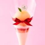 「フリュテリー果坊」の「丸ごとピーチのグランデパフェ」2,052円