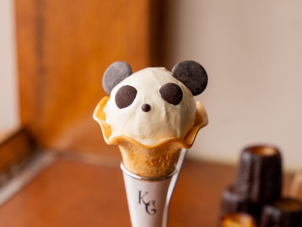 「クラマエカヌレ」の「パンダソフトクリーム（ざく切りカヌレ入り）」税込み691円