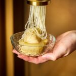7月1日~8月31日に提供する「桃のアフタヌーンティー」税込み7,000円(サービス料含む)