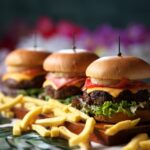 「トロピカル・ハワイアンビュッフェ」平日・税込み4,500円から、土日祝日・税込み5,000円から(いずれもサービス料含む)