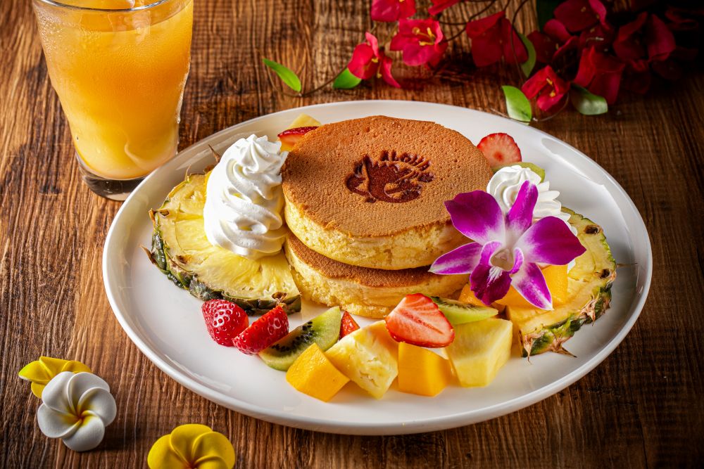 「ハワイアンパンケーキセット」税込み2,700円(別途サービス料)