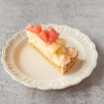 「桃とルビーグレープフルーツのタルト」イメージ
