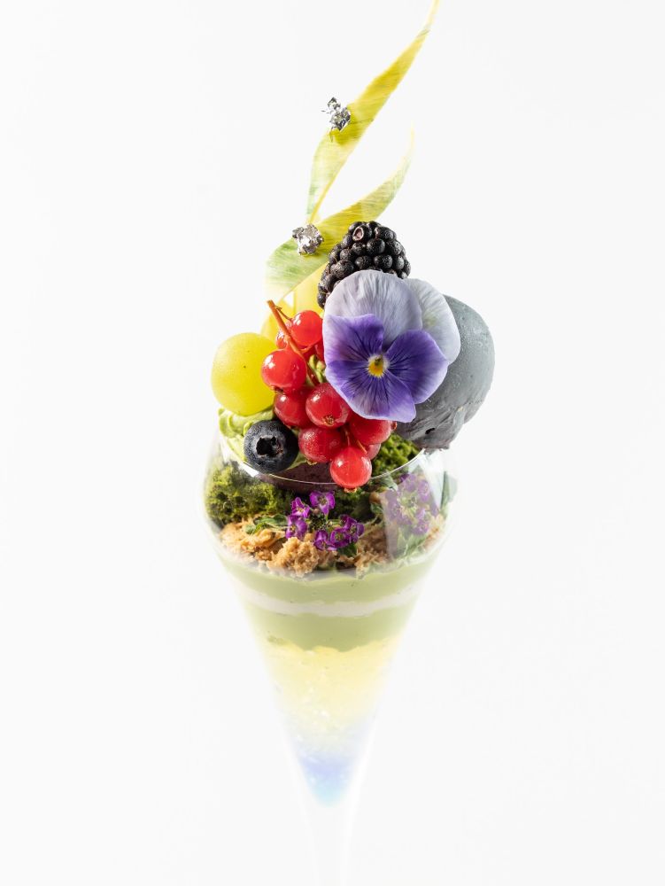 「パフェ翡翠」税込み2,000円（サービス料含む）